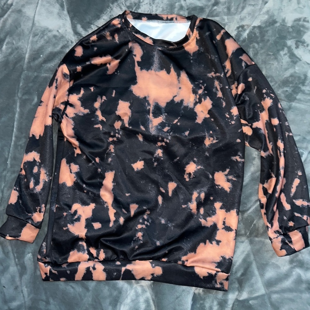 Graphic pullover
